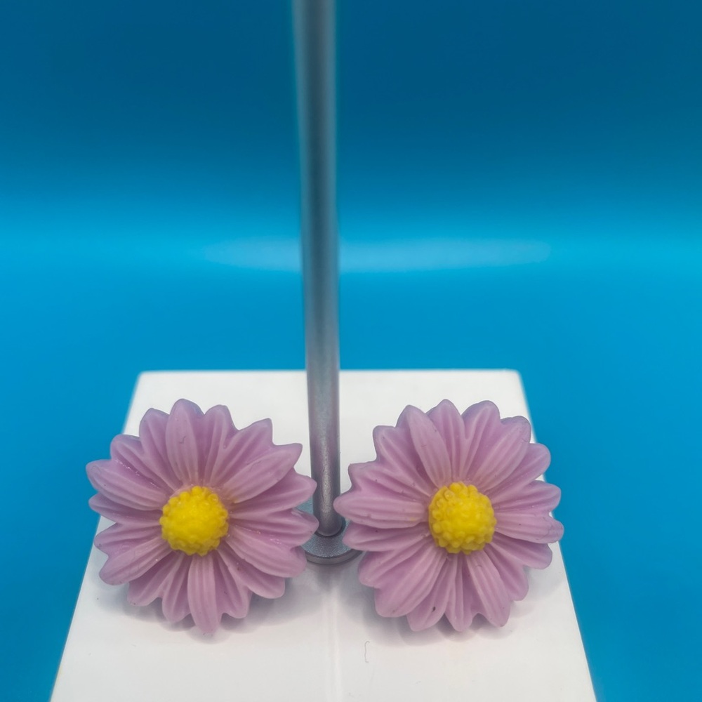 Colorful Floral Earrings - Picture 3 of 8
